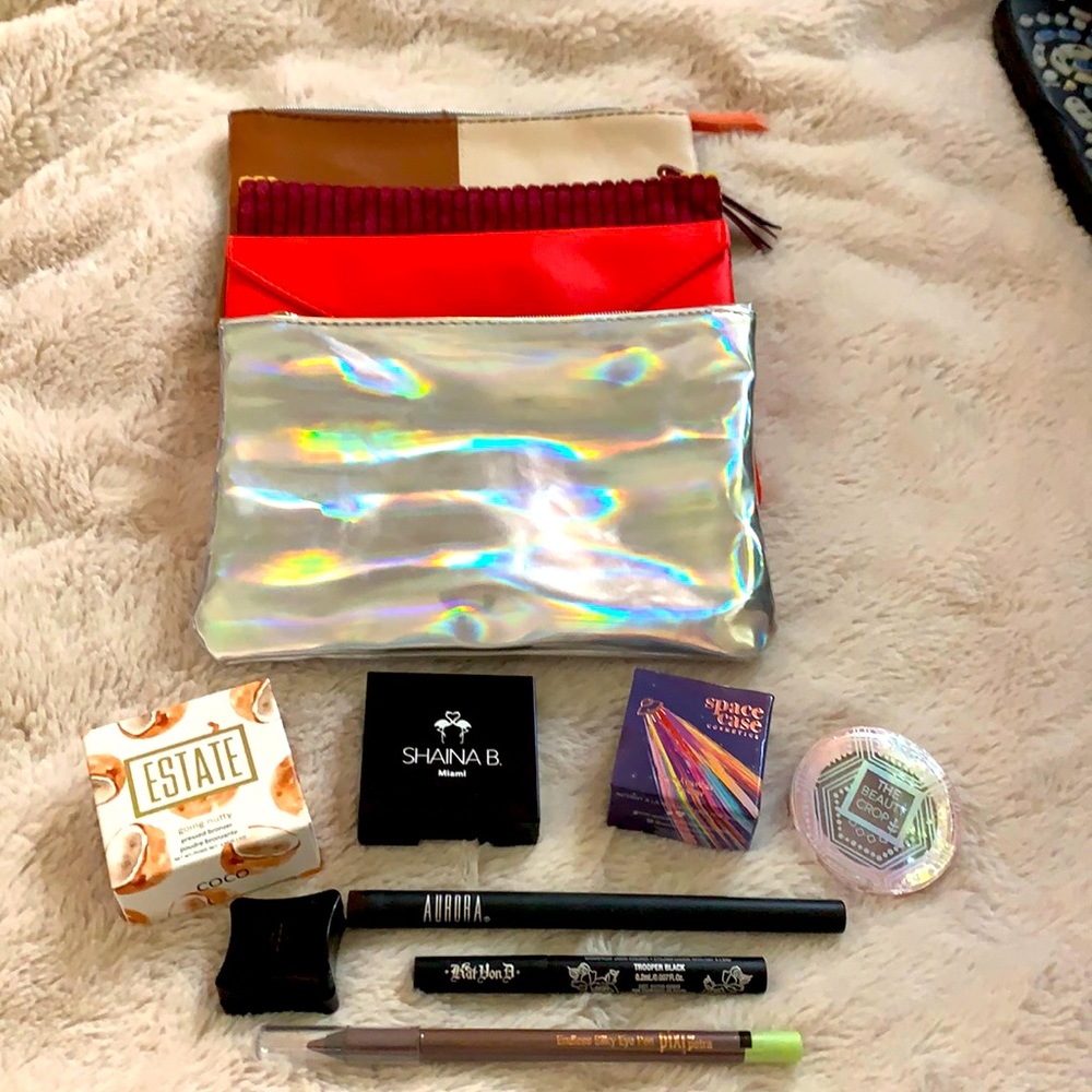 IPSY- lot - Makeup + 4 Makeup Bags